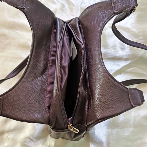 SHOULDER BAG, LEATHER, AVON SIGNATURE, DARK BROWN, TOP ZIP, HAS MANY POCKETS, - Picture 6 of 10